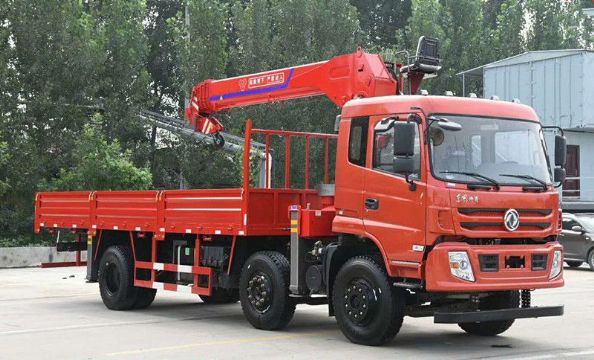 點擊查看詳細信息<br>標題：貨箱7.1米前四后四 閱讀次數：2212