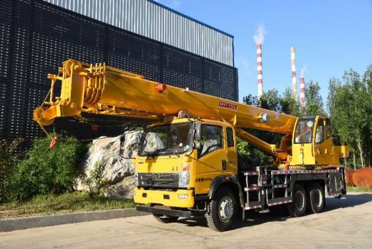 點擊查看詳細信息<br>標題：20噸重汽豪曼汽車吊 閱讀次數：2562