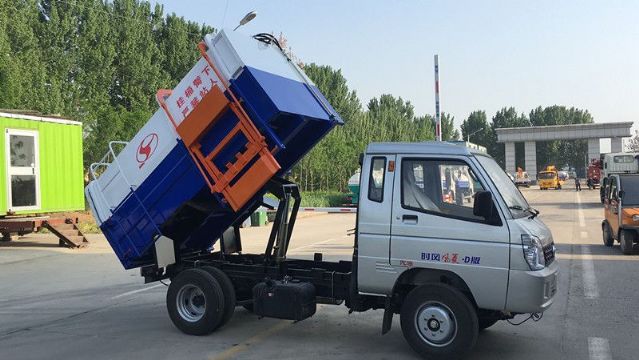 點擊查看詳細信息<br>標題：藍牌時風風菱垃圾車 閱讀次數：2564