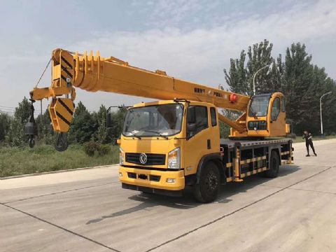 點擊查看詳細信息<br>標題：16噸東風汽車吊 閱讀次數(shù)：2401