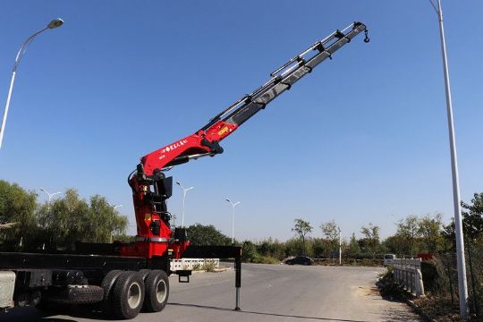 點(diǎn)擊查看詳細(xì)信息<br>標(biāo)題：40噸折臂吊 閱讀次數(shù)：3332